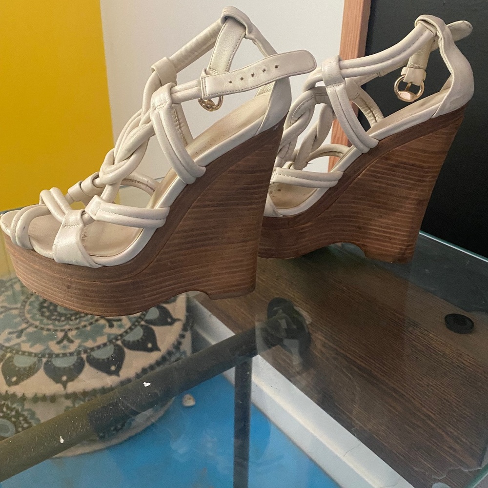 Used Gucci wood leather wedge